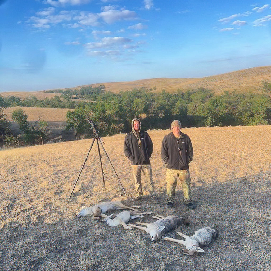Big Sky Pursuit: Coyote Hunt for Three – Montana